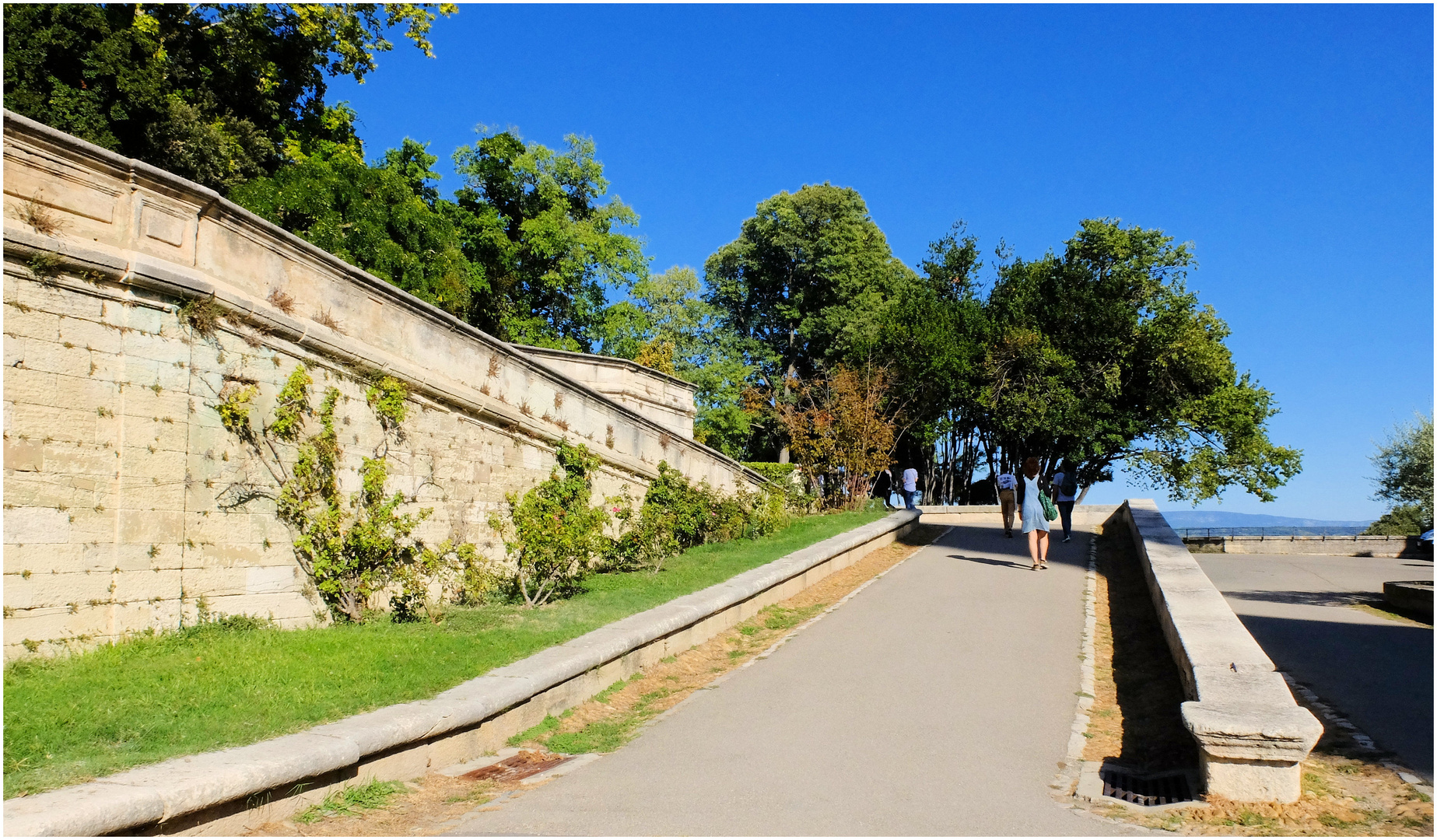 La montée vers les Doms