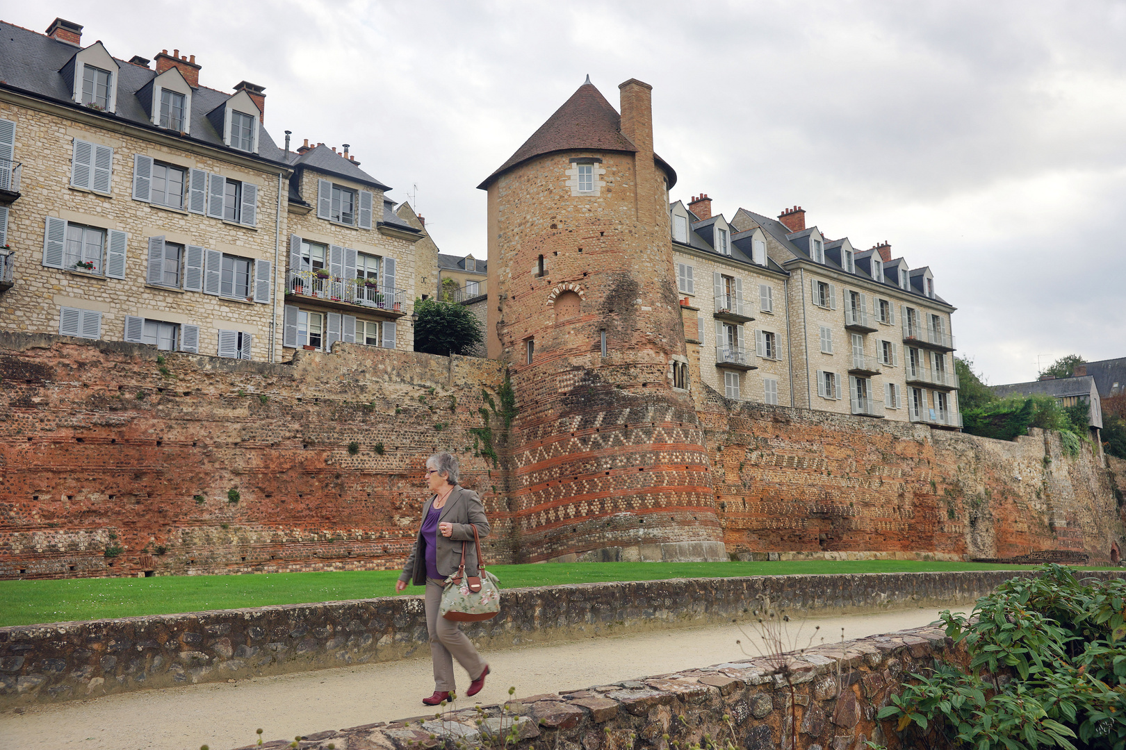 La muraille romaine du Mans