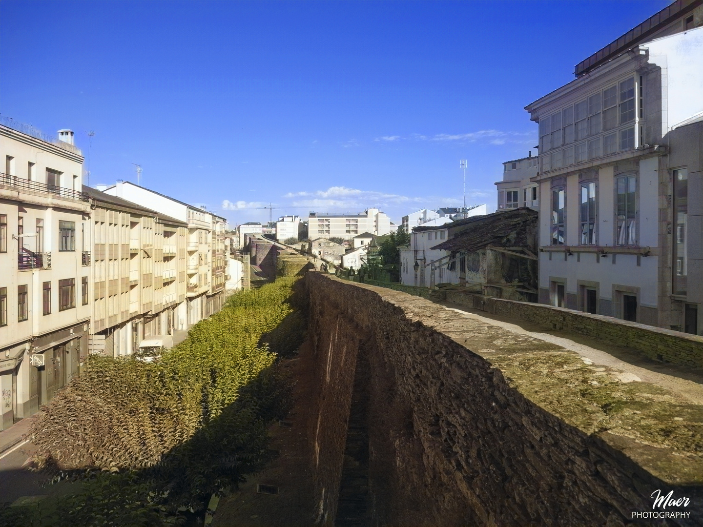 La Muralla de Lugo . Vista de ambos lados.