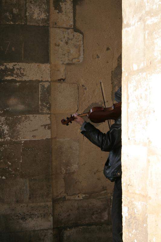 La musica allevia ogni sofferenza, ogni sforzo, ogni dolore.