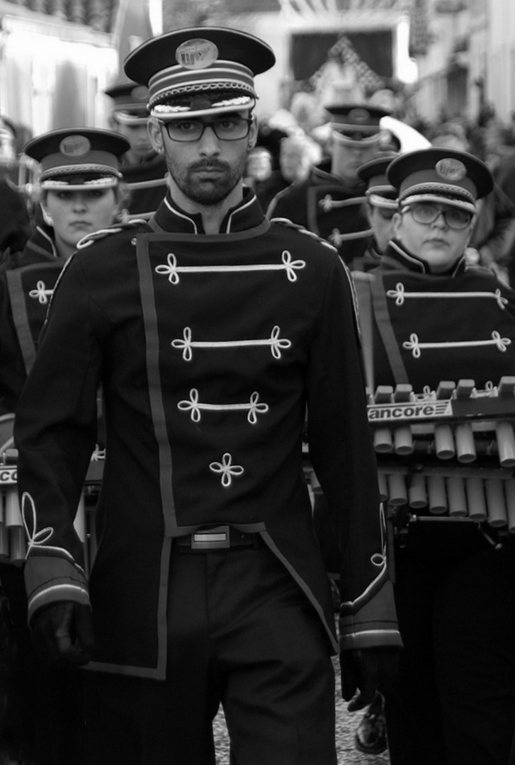 La musique qui marche au pas...