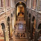 La navata centrale del Duomo di Siena dalla "Porta del Cielo"