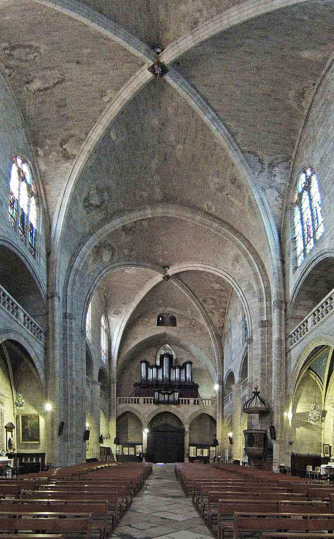 La nef de la Cathédrale Saint Gervais-Saint Protais