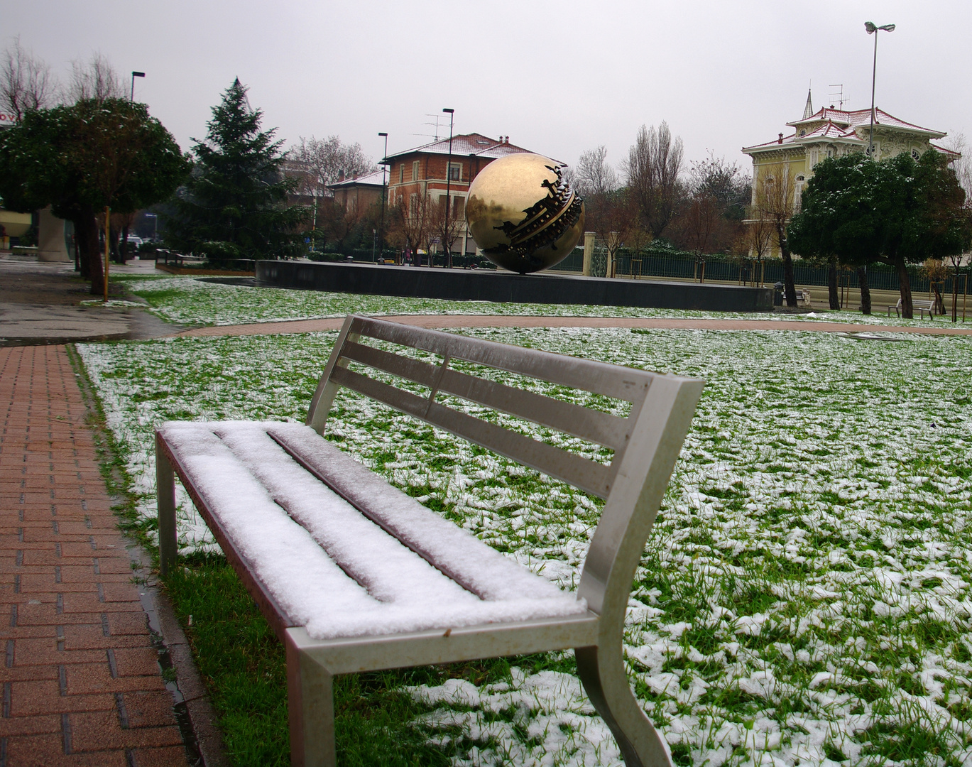 La neve sul lungomare di pesaro,spettaccolo insolito (foto di qualche tempo fa)