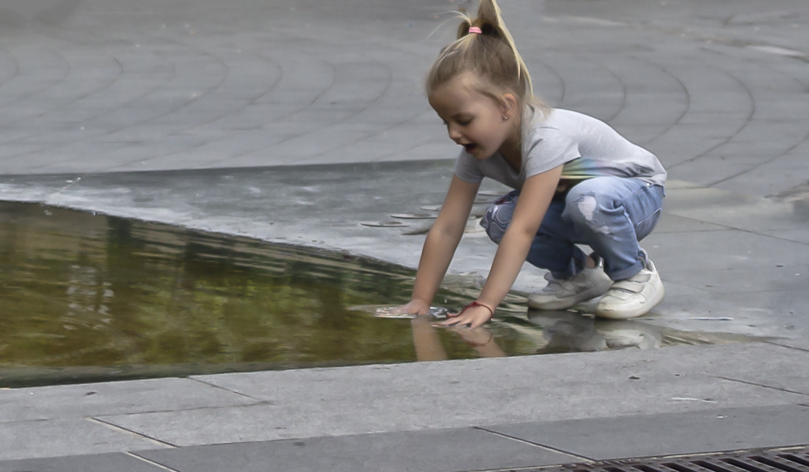 La niña y la fuente -I-