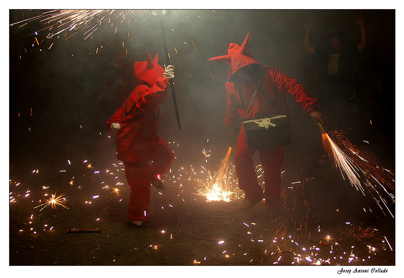 la nit màgica del solstici - the magical night of the solstice