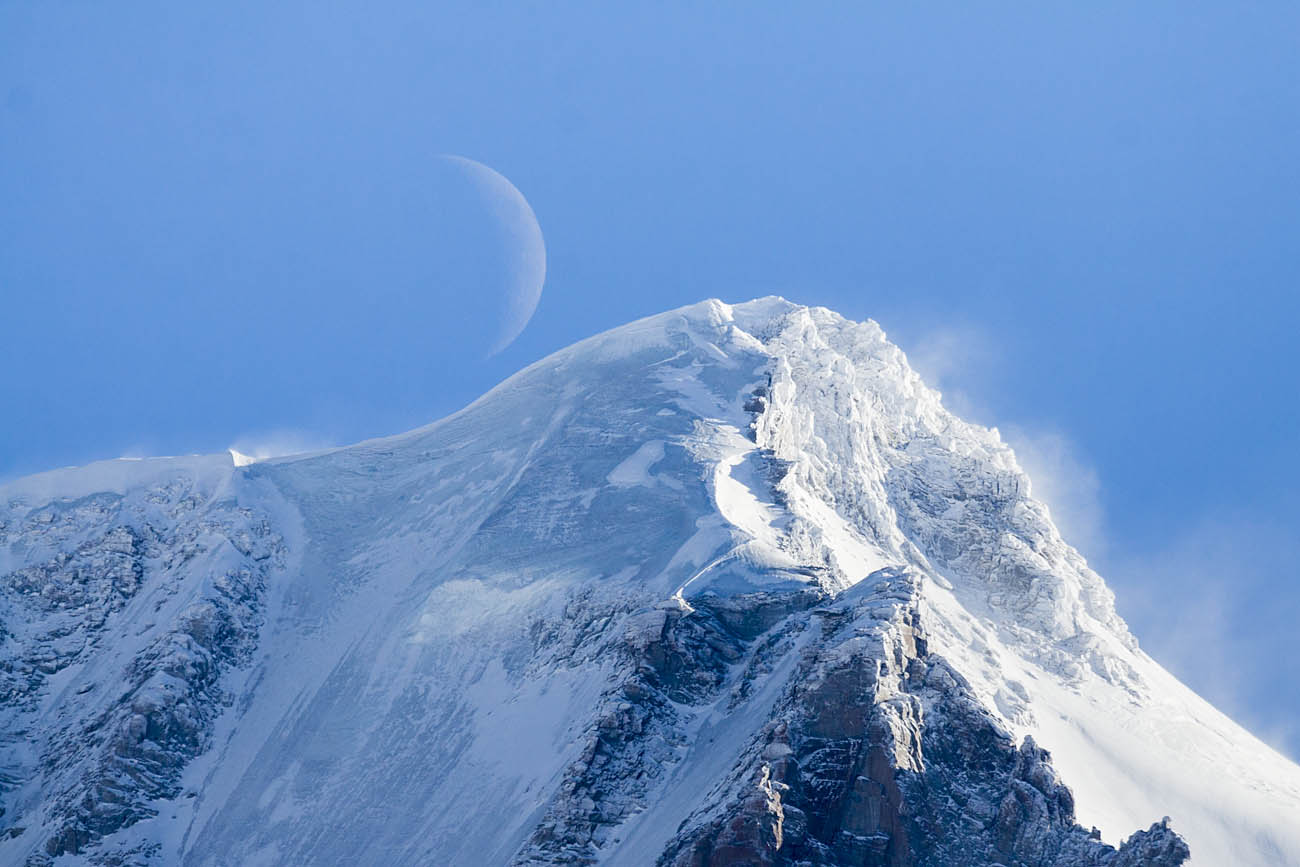 La Nord del Gran Paradiso con luna