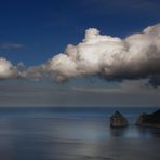 La nube y el mar.