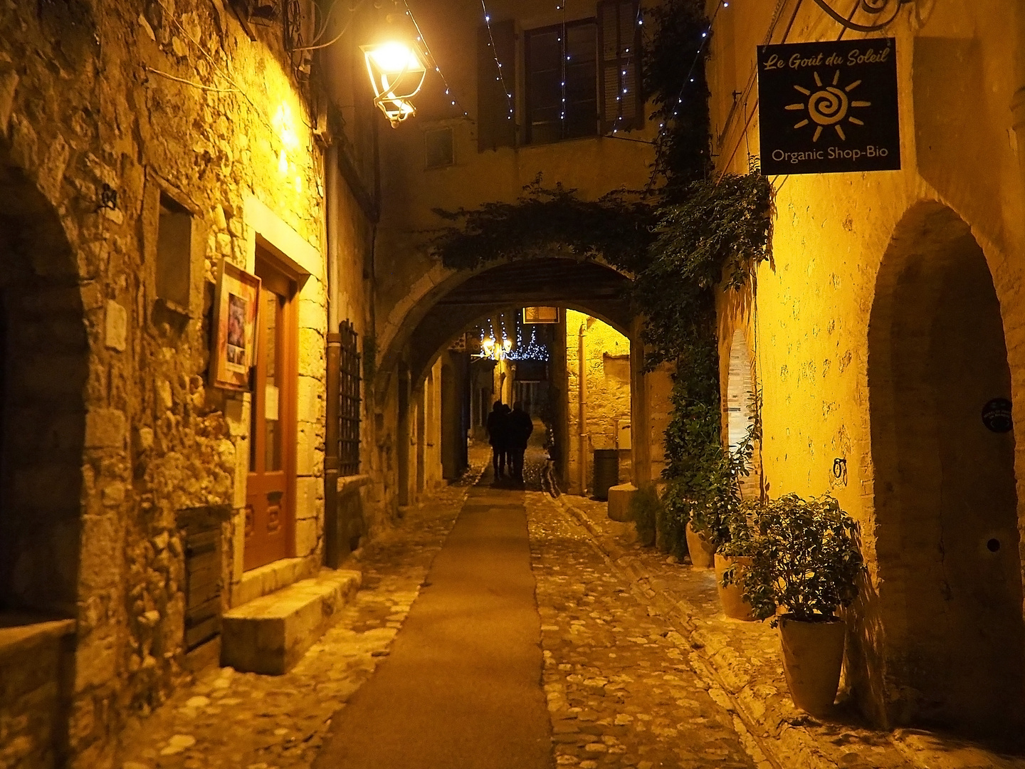 La nuit dans une ruelle de Saint-Paul-de-Vence