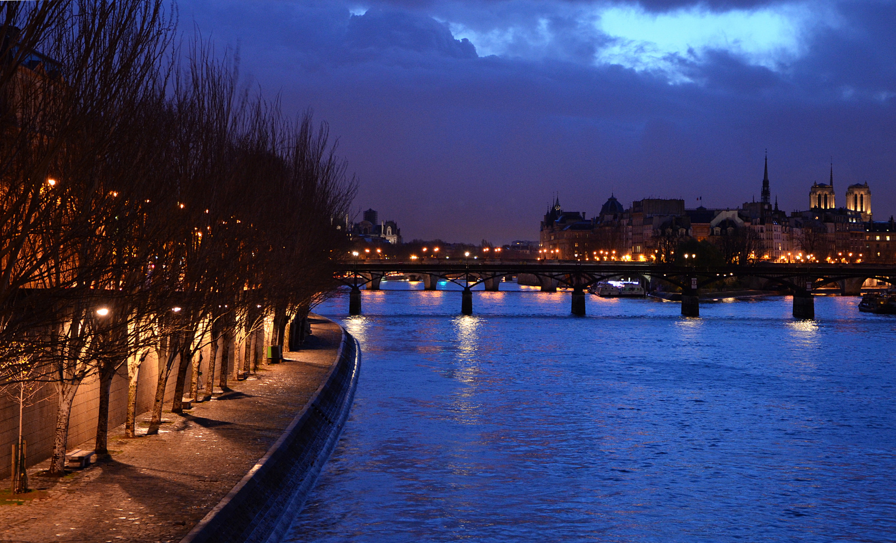 La nuit parisienne