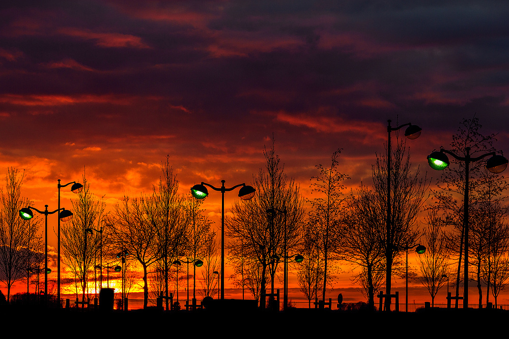 La nuit , sur le parking de l'hopital