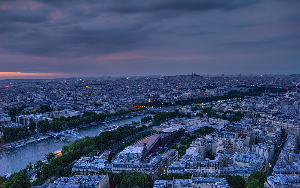 La nuit va descendre sur Paris.