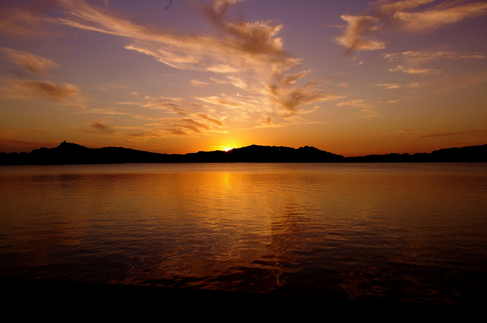 là , où le soleil se couche