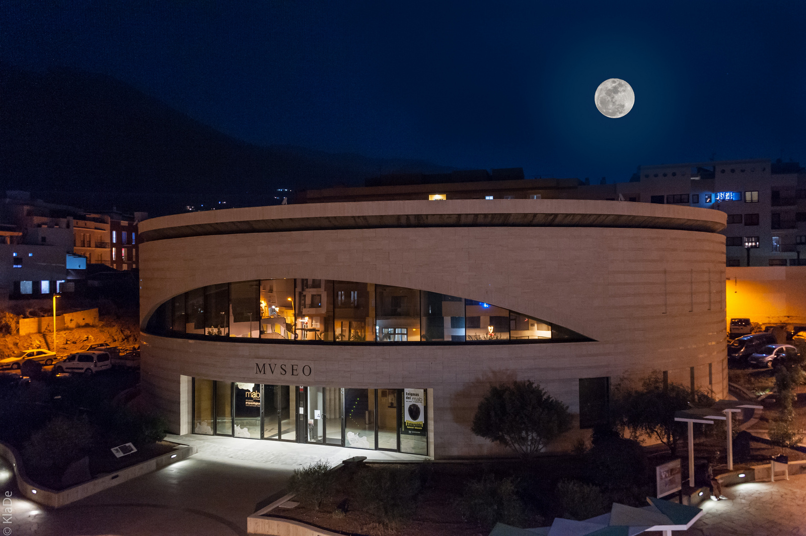 La Palma - Los Llanos de Aridane - Weihnachtsmond über dem Museo