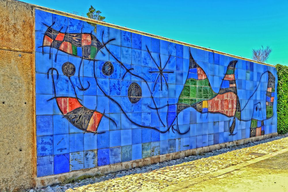 La pared de cerámica de Miró en Palma de Mallorca