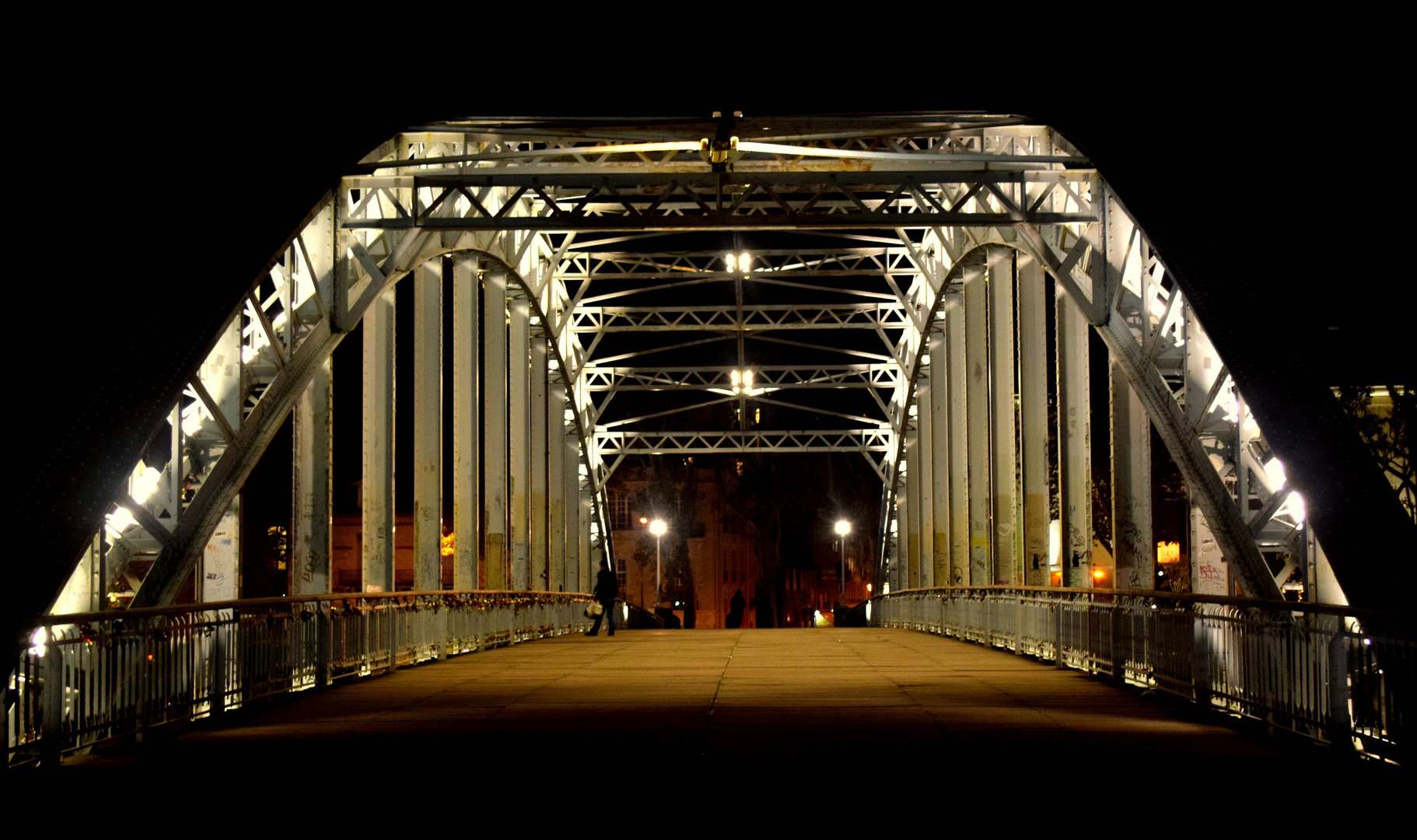 La passerelle ajourée !