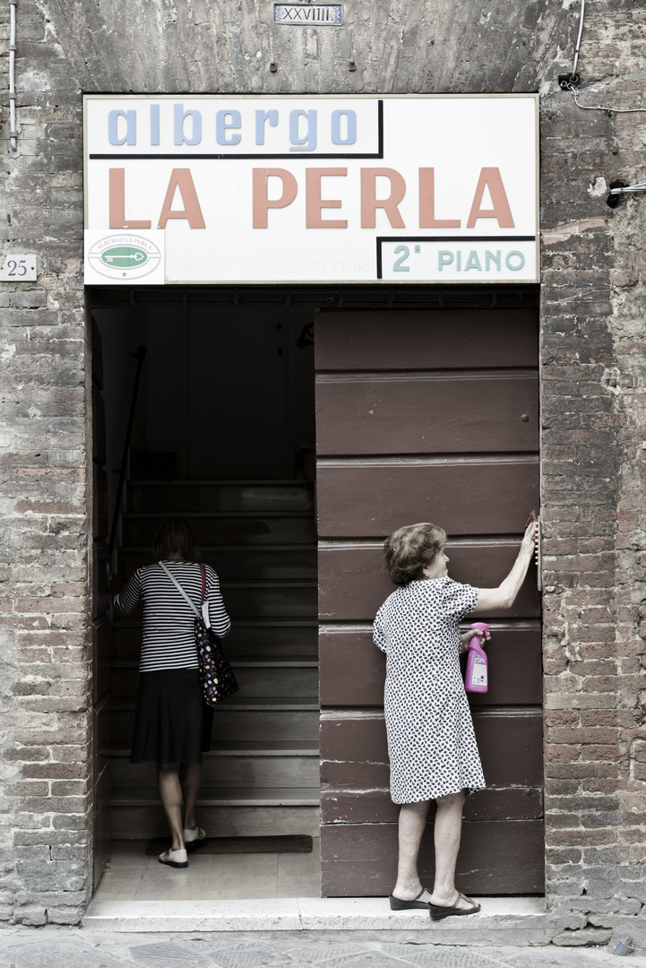 LA PERLA