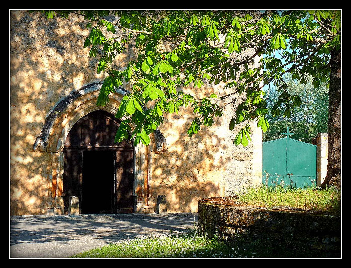 LA - PETITE - EGLISE