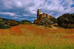 La petite Eglise au mois de Mai....