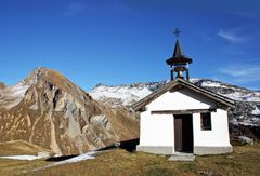 la petite eglise blanche