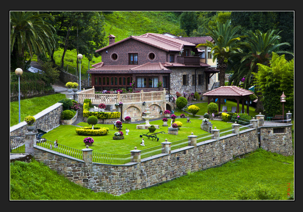 La Petite Maison dans la Prairie photo et image  europe, spain