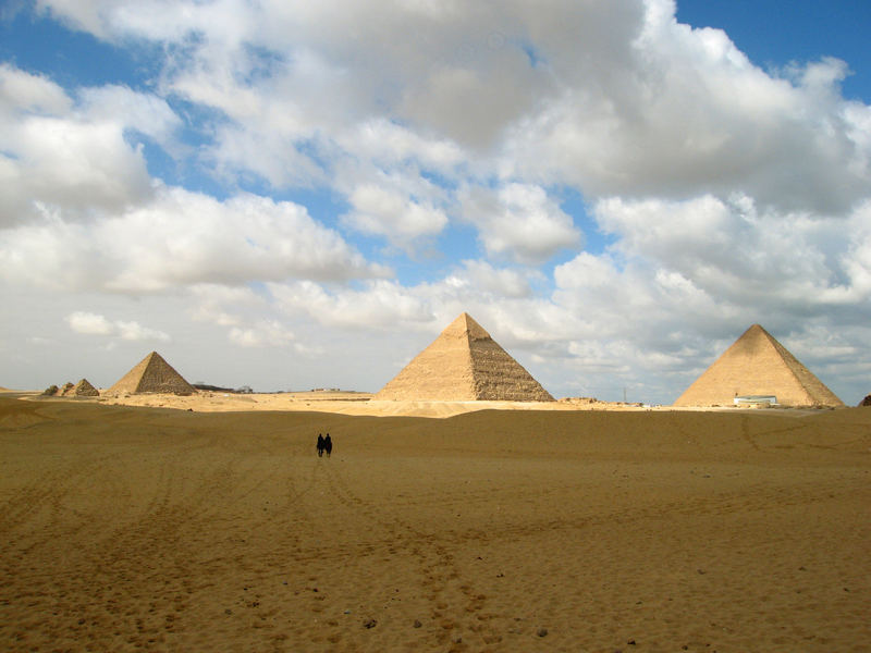 La piana di Giza (Il Cairo - Egitto)