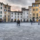 La piazza dell'anfiteatro di Lucca