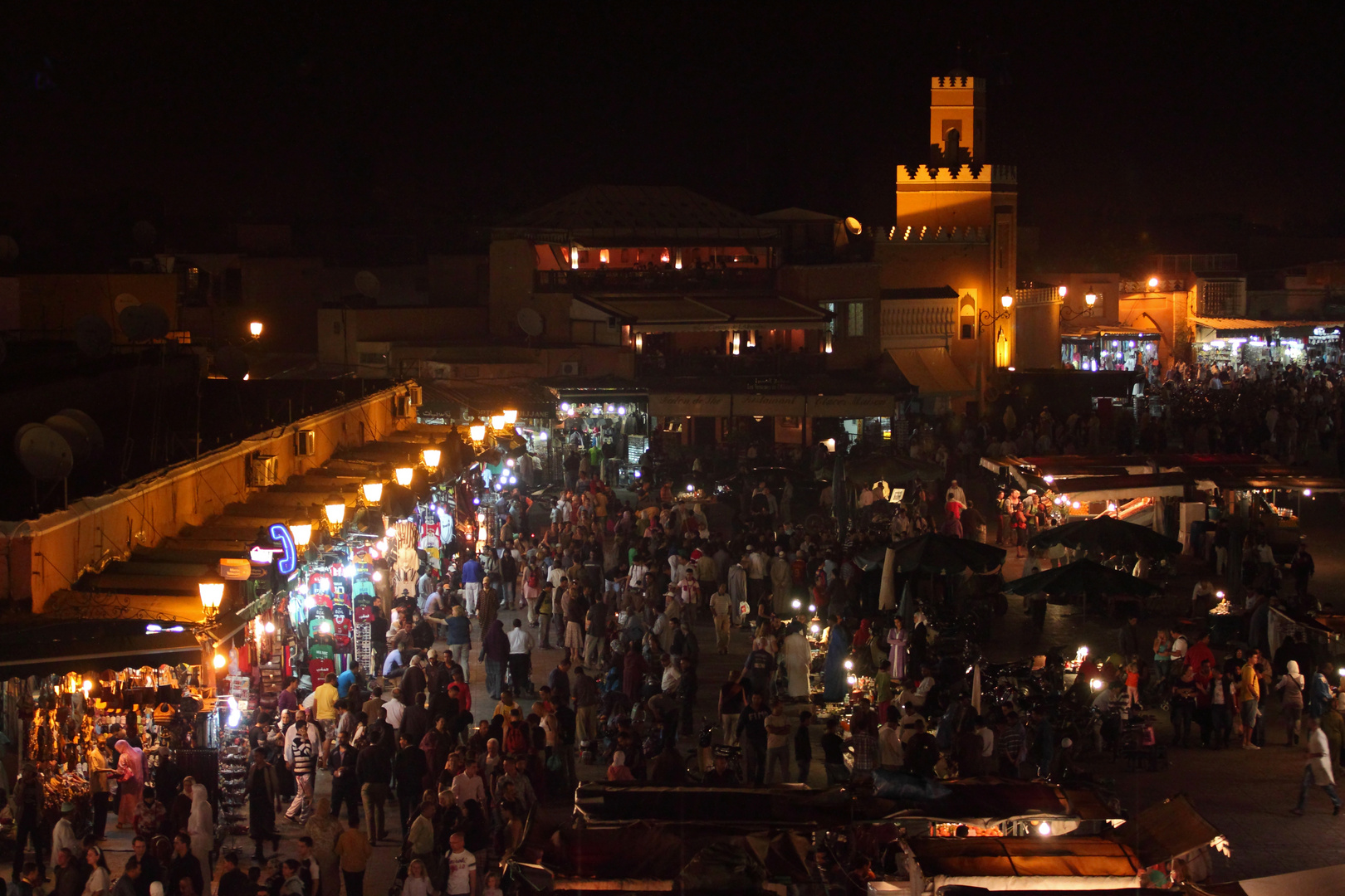 La piazza Jemaa el Fna, vista dall'alto