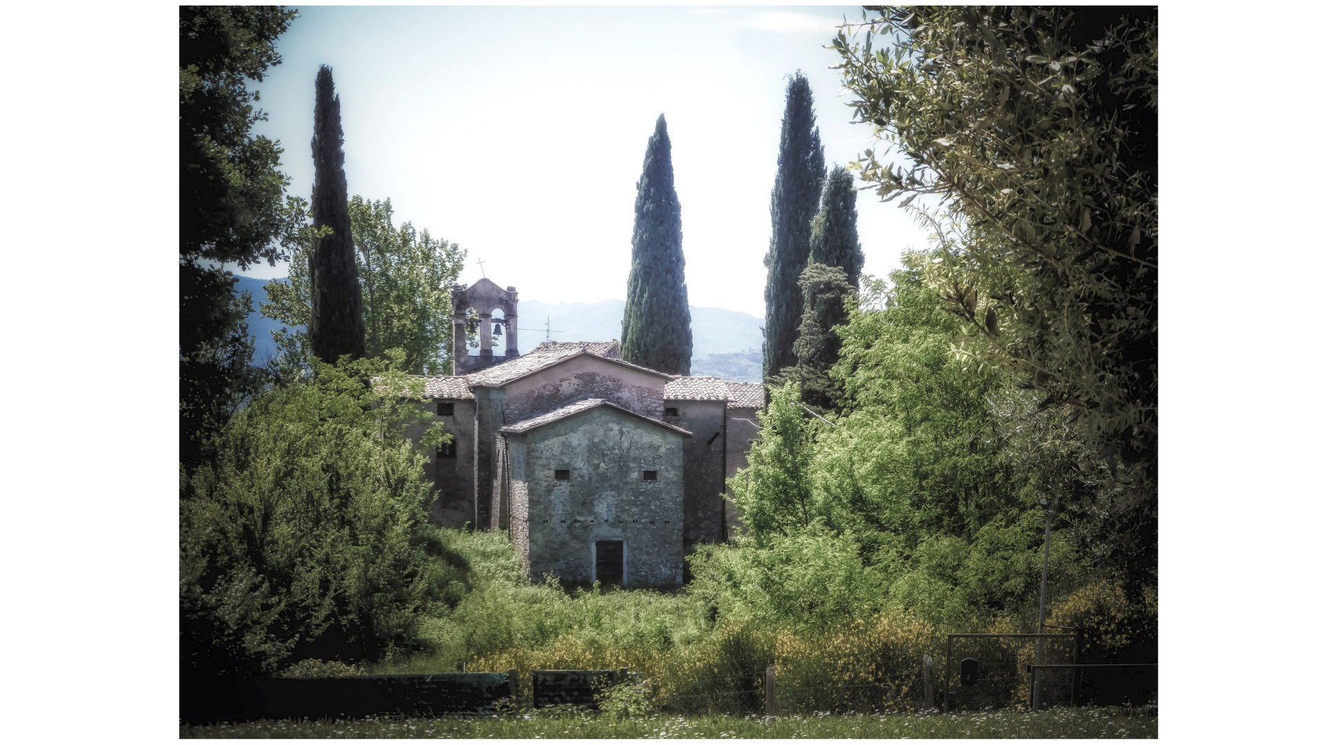 la piccola chiesa di Sant'Anastasio...