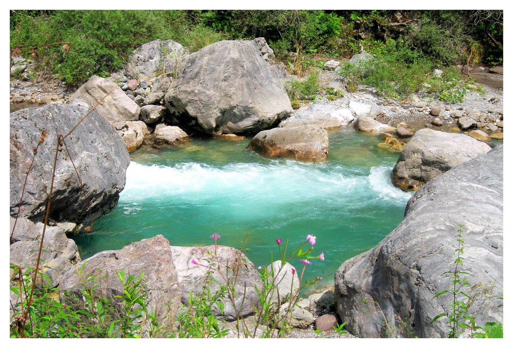 La piccola lagunetta di montagna