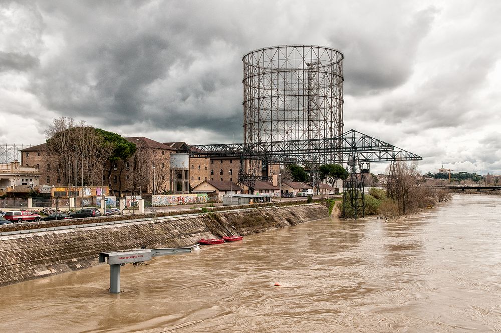 La piena del Tevere...Il Gazometro