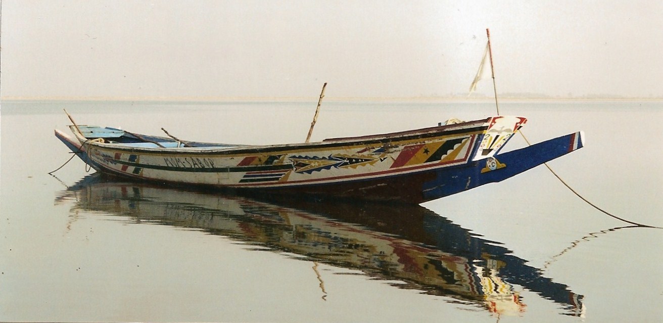 La pirogue au petit matin