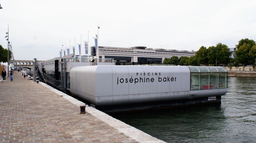 la piscine josephine baker flotte...!