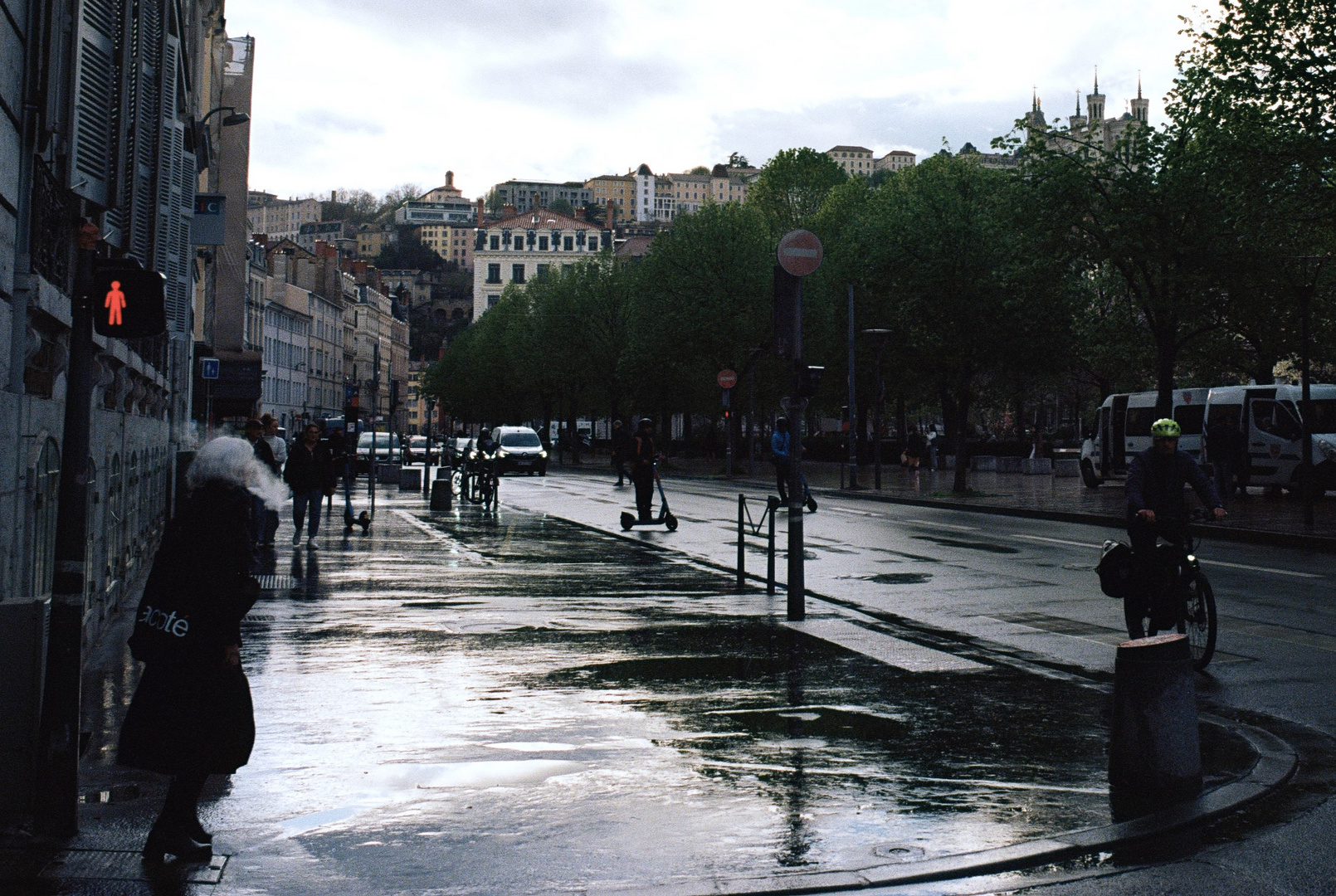 La place Bellecour après la pluie