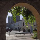 La Place Centrale et la Collégiale de La Romieu (Gers)