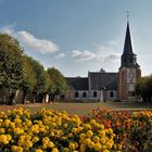 la place de l'église à Acquigny