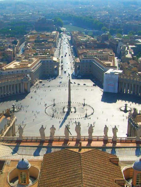 la place, seule dirigeante du vatican