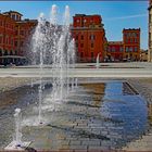 la place...(aux maisons  de couleur ) ROUGE