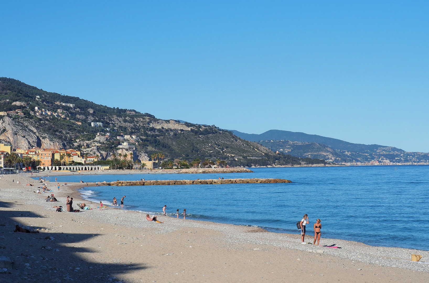 La Plage de Menton en fin d’après-midi, hors saison