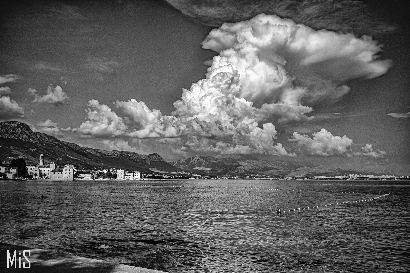 La playa de Kastela