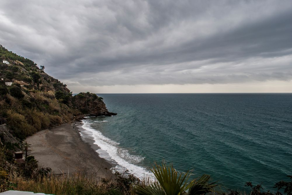 LA PLAYA ESCONDIDA