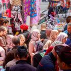 La pleine vie dans les souks de la basse cashah d'Alger