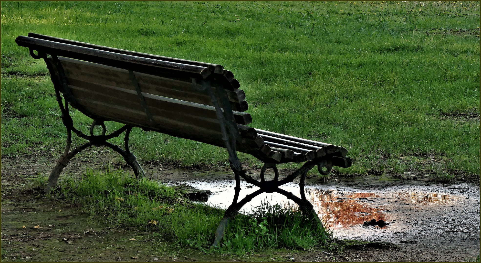 la pluie a fait déserter les parcs ....