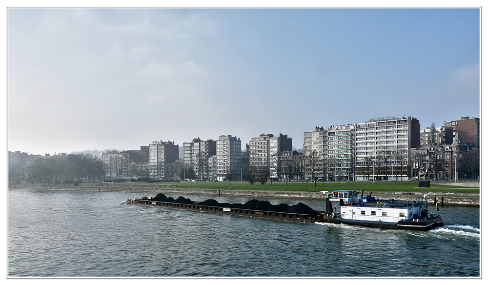 LA PÉNICHE SUR LA MEUSE