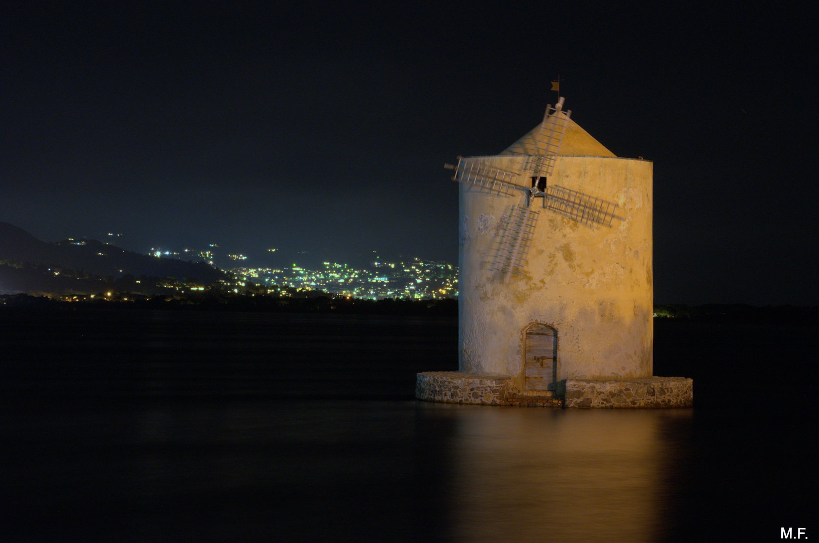 la poesia del molino spagnolo in un notte d'estate