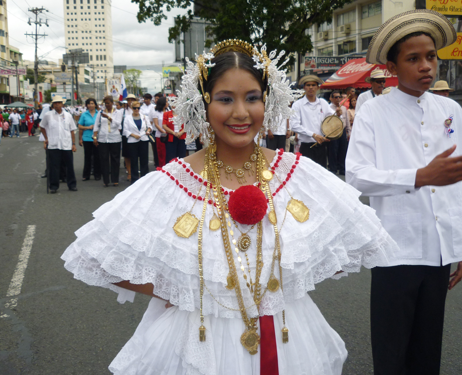 La pollera panameña