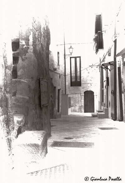 La porta in fondo alla strada