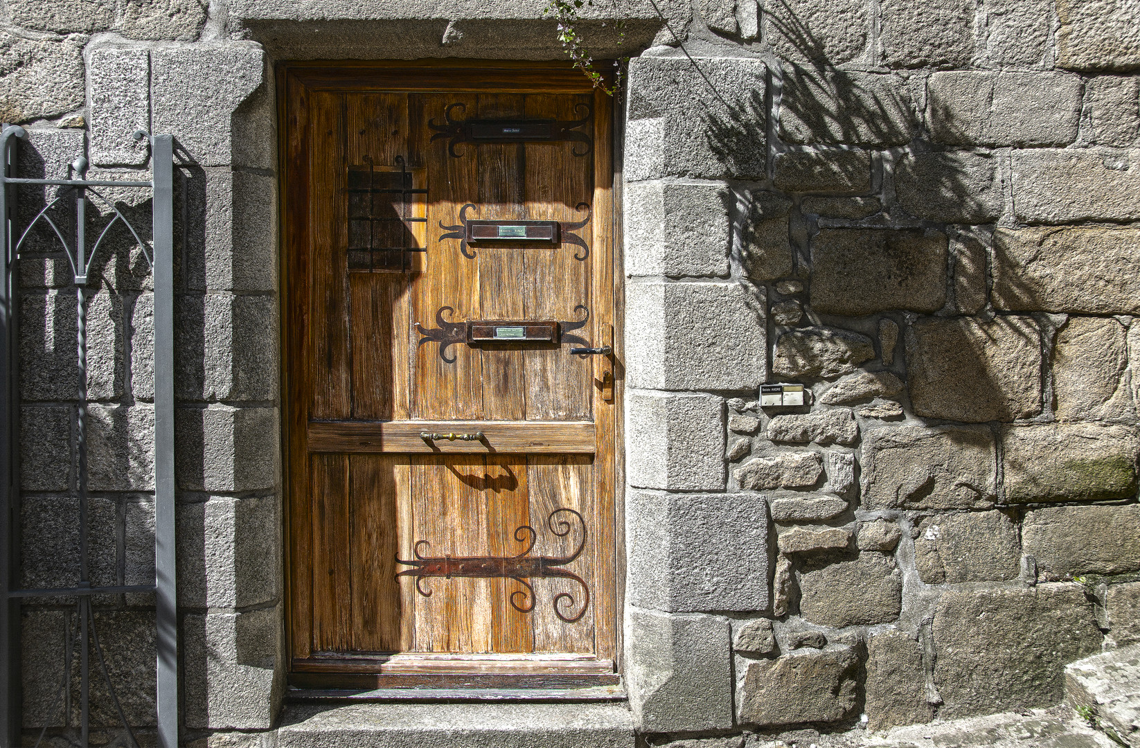 La porte aux boites