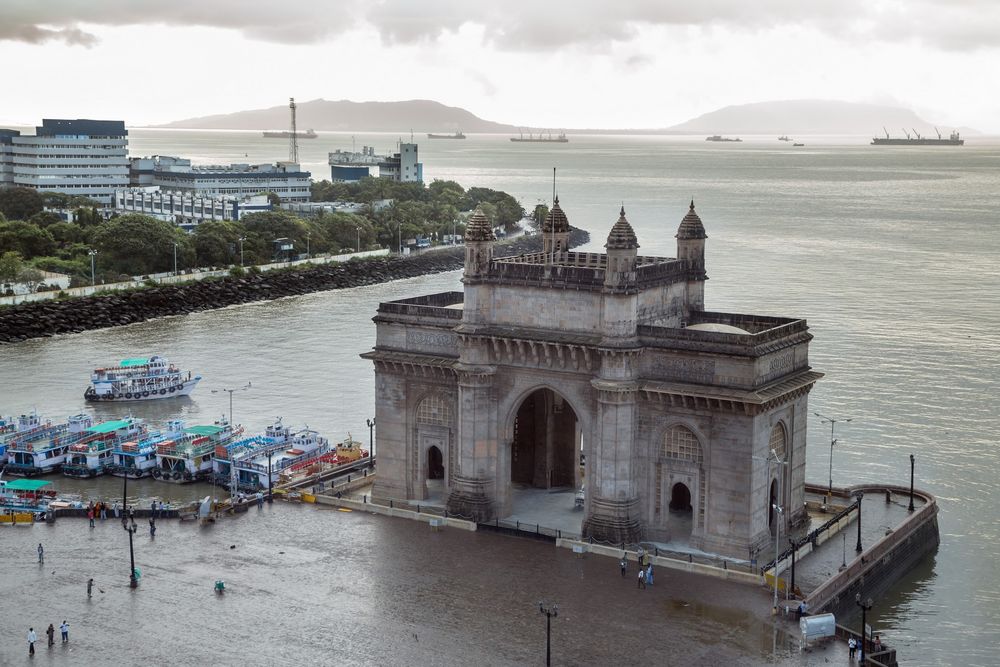 La Porte de l'Inde, Bombay, prise au petit matin