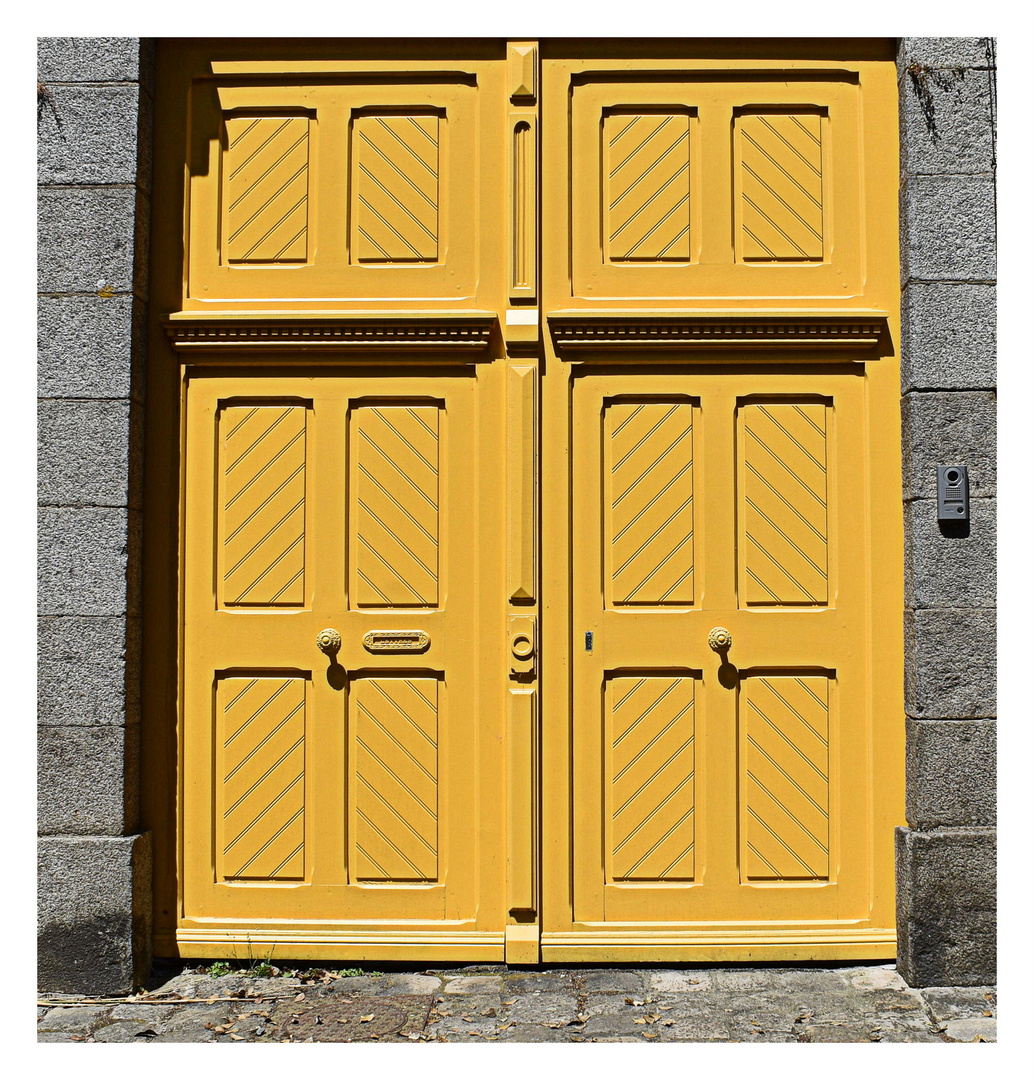 la porte jaune